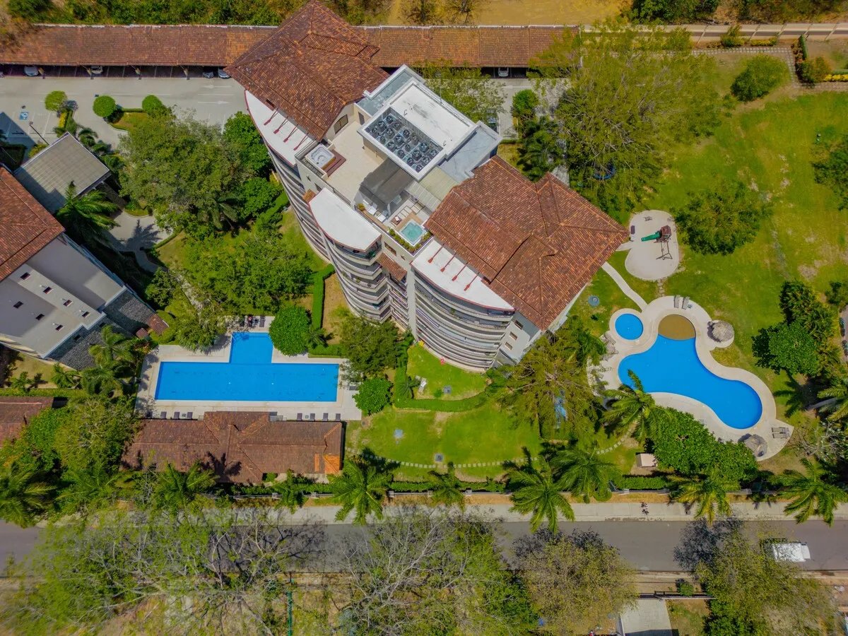 Ground Level Condo with a Yard