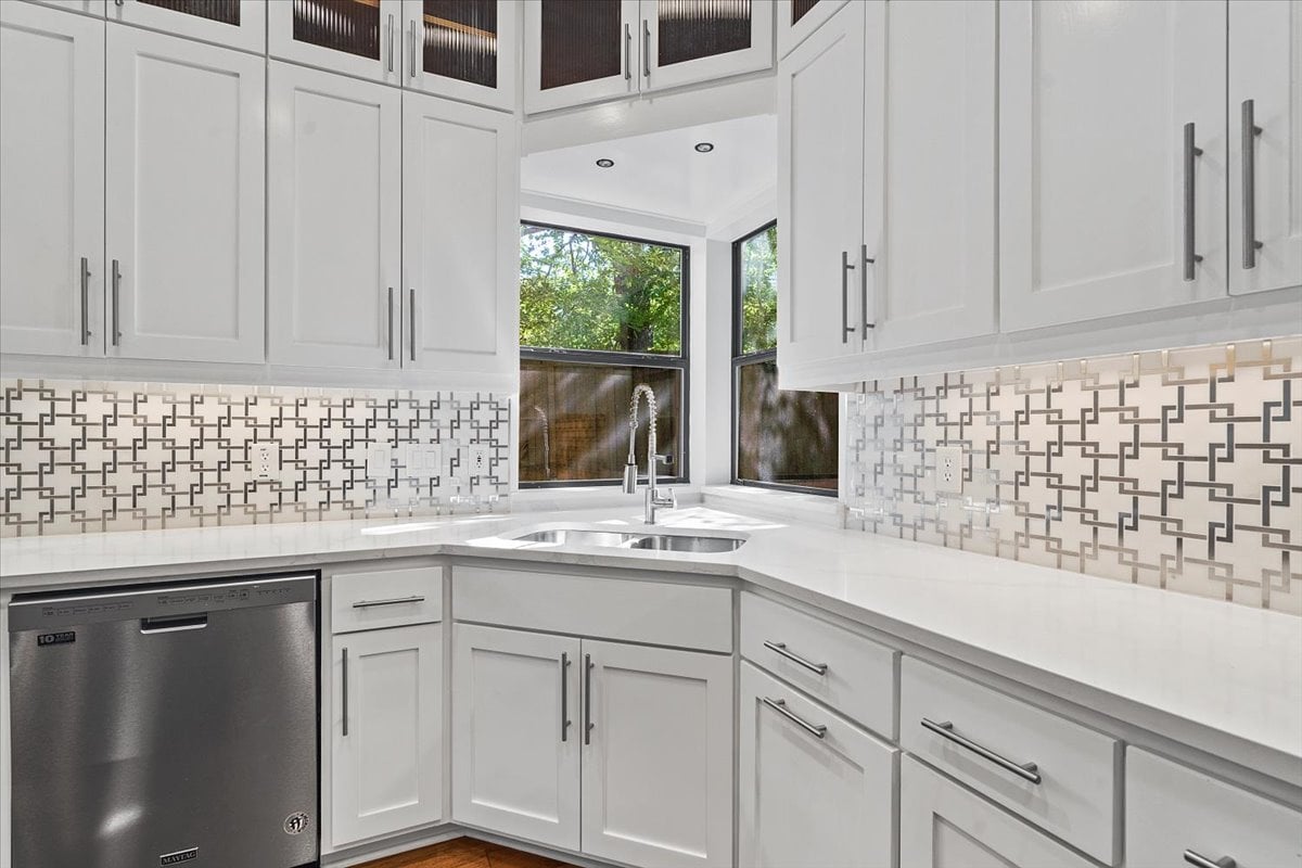 2610 Del Curto Road 2