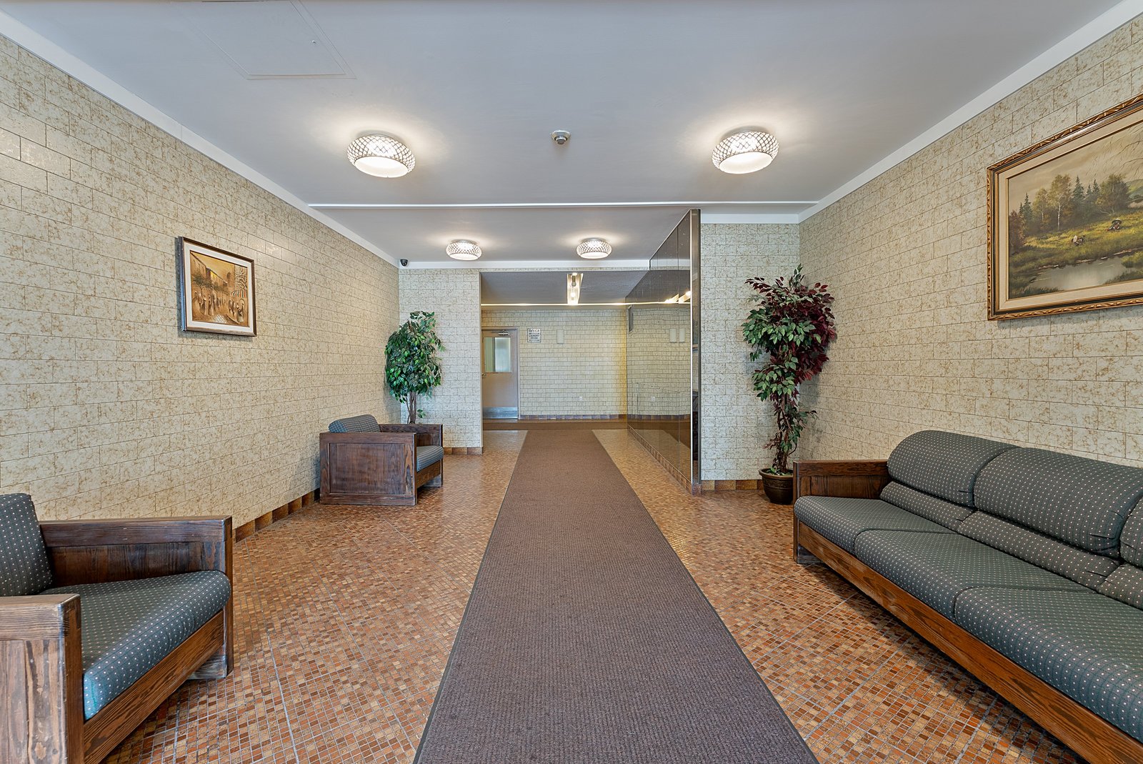 10330 Yonge Street W 707