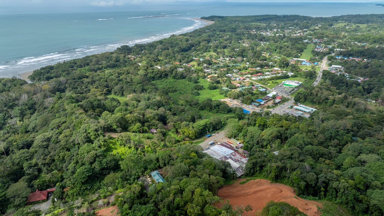 12 Room Hotel in Uvita with Ocean View Expansion Land