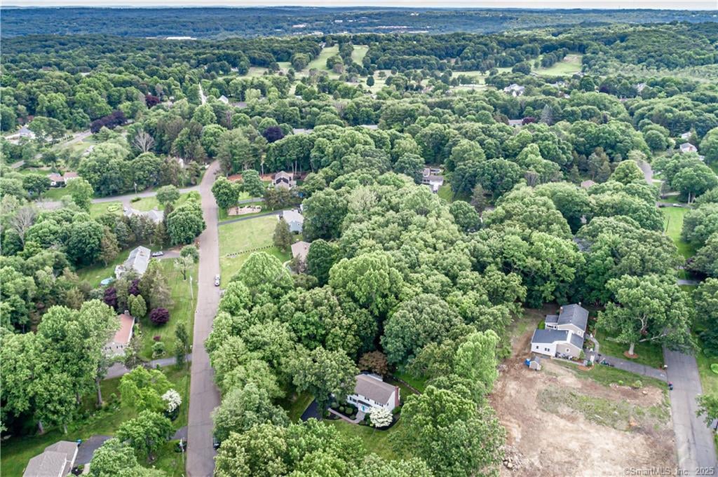 115 Fresh Meadow Dr,  Trumbull