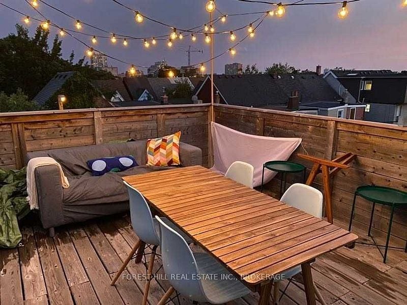 1393 Dundas Street, Toronto