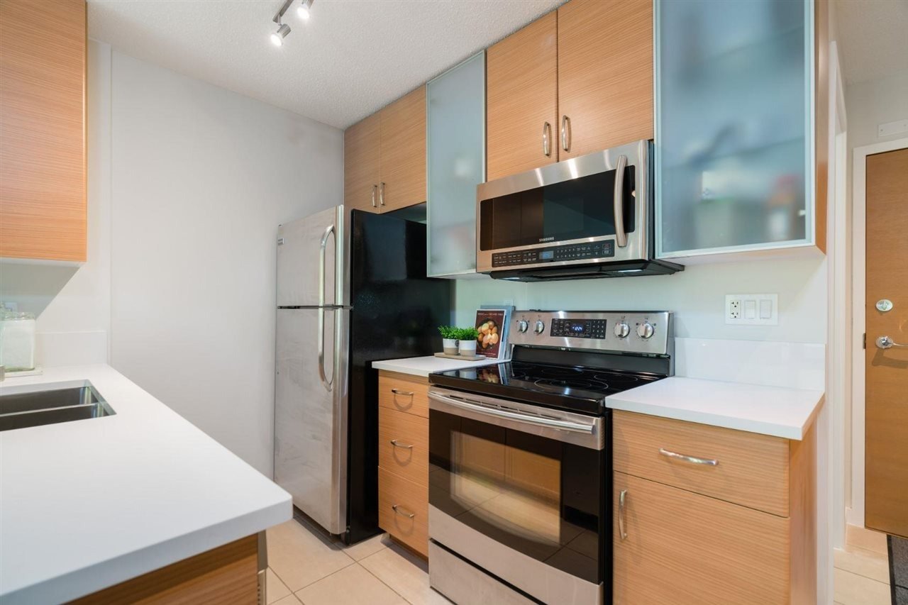 977 Mainland Street, #306