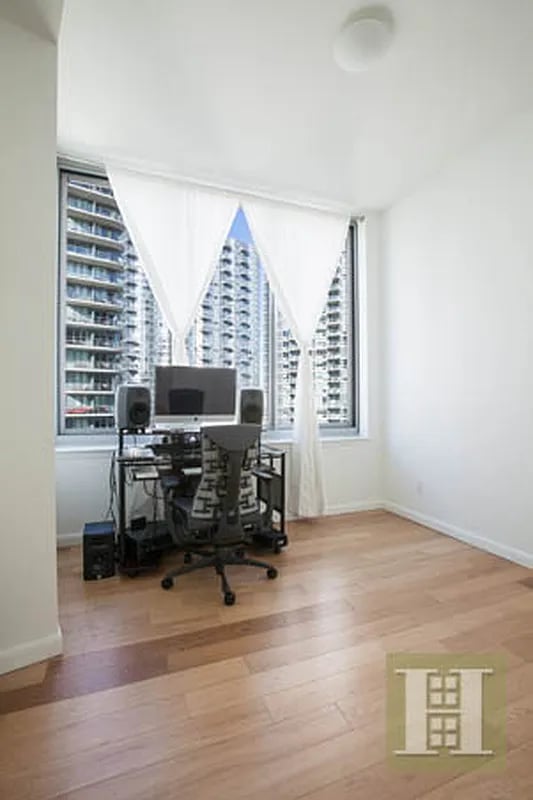 46 -30 Center Blvd, #1504