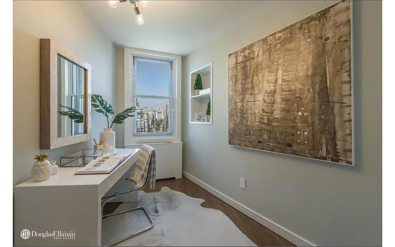 2025 Broadway, #24CDE