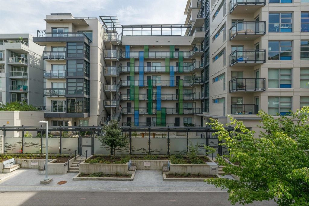 388 W 1st Ave, #206