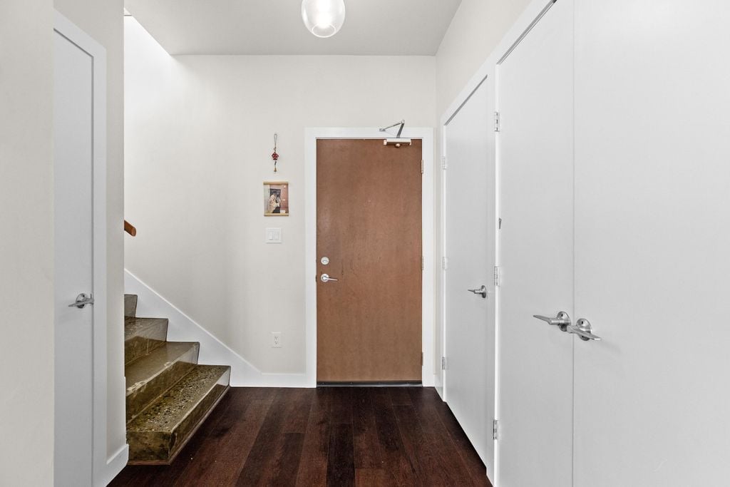 221 Union St, #ph907
