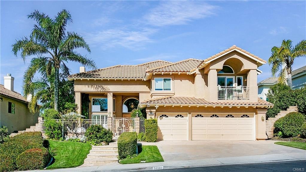 32981 Pinnacle D