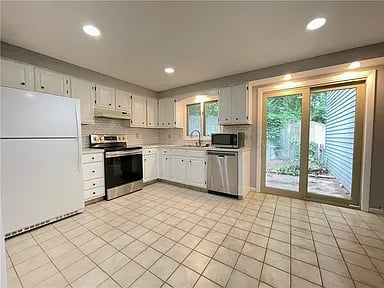 111 Lake St #F