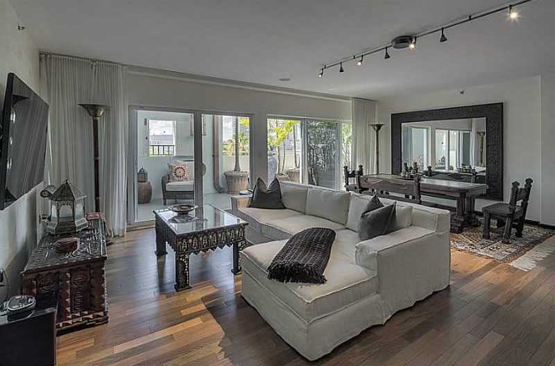 $1.2M Luxe Sofi Loft Sells by Giordana Spadei