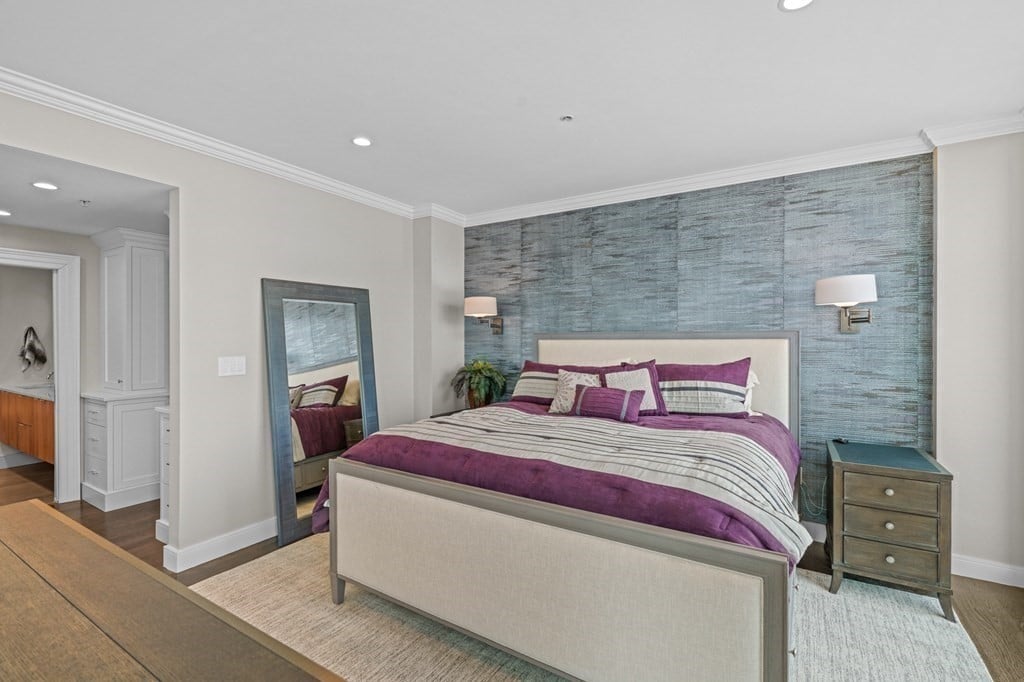 1 Nassau St #2204