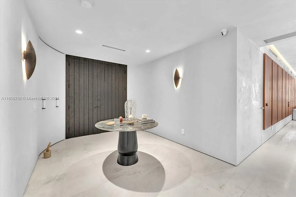 18975 Collins Ave #5302-6