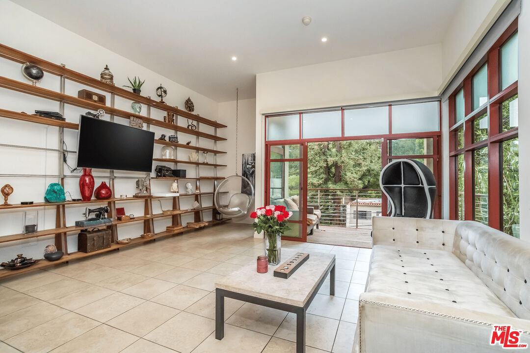 8783 Lookout Mountain Ave