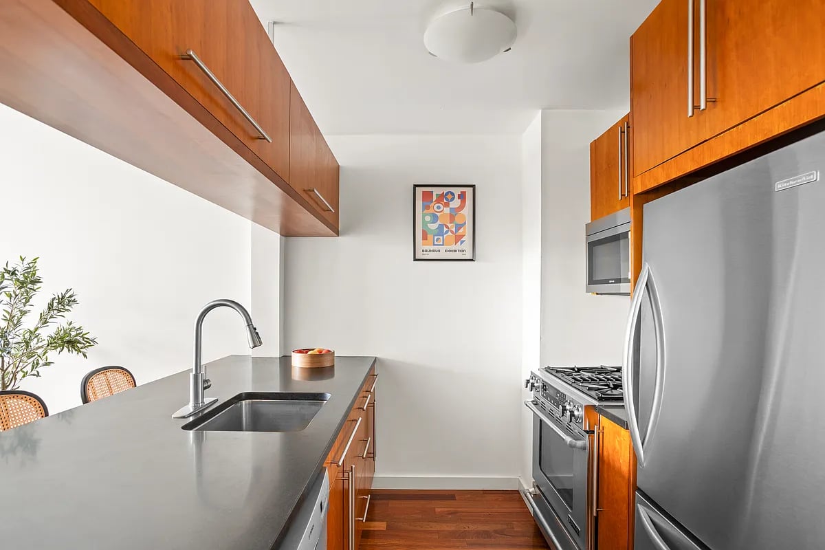 2-40 51st Ave #2E