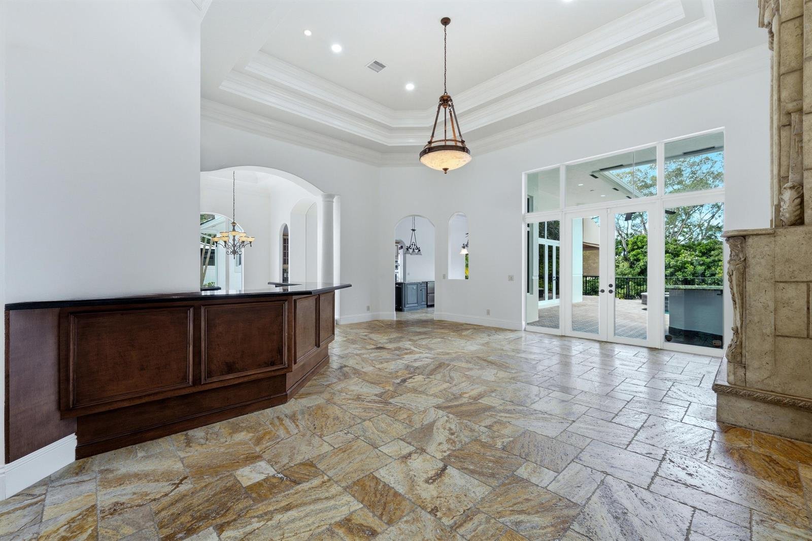  608 Inlet Rd