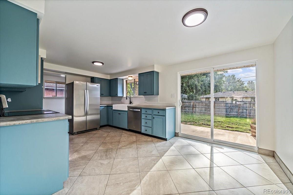 1006 Hahn Ct