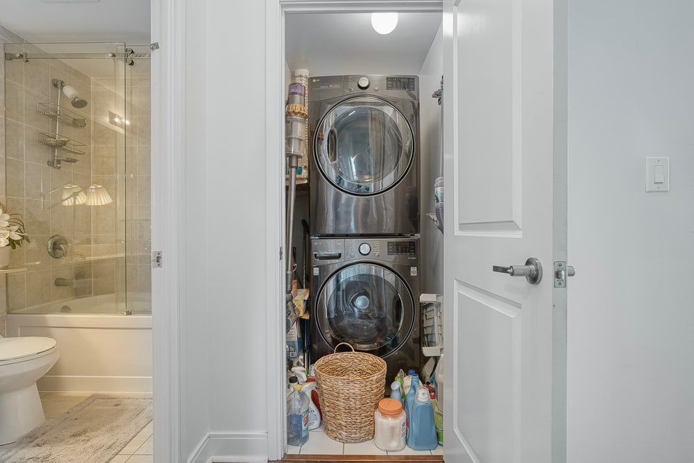 60 Absolute Avenue 1507