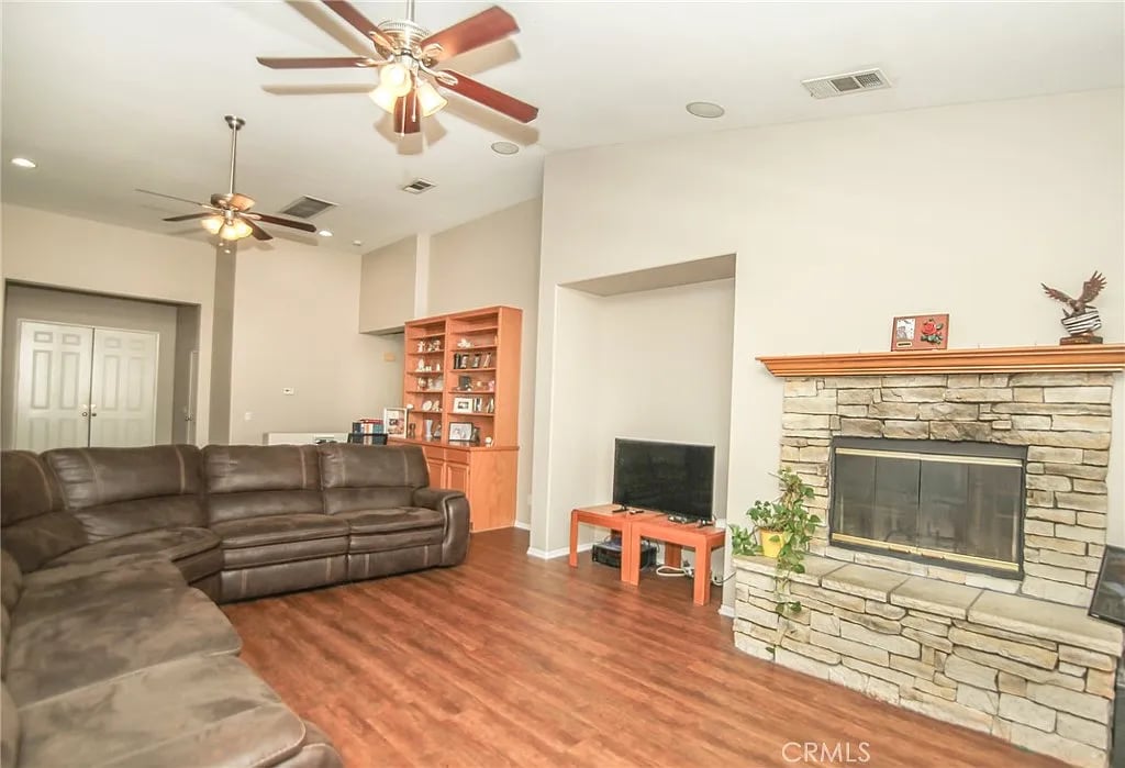 12762 Longhorne Dr