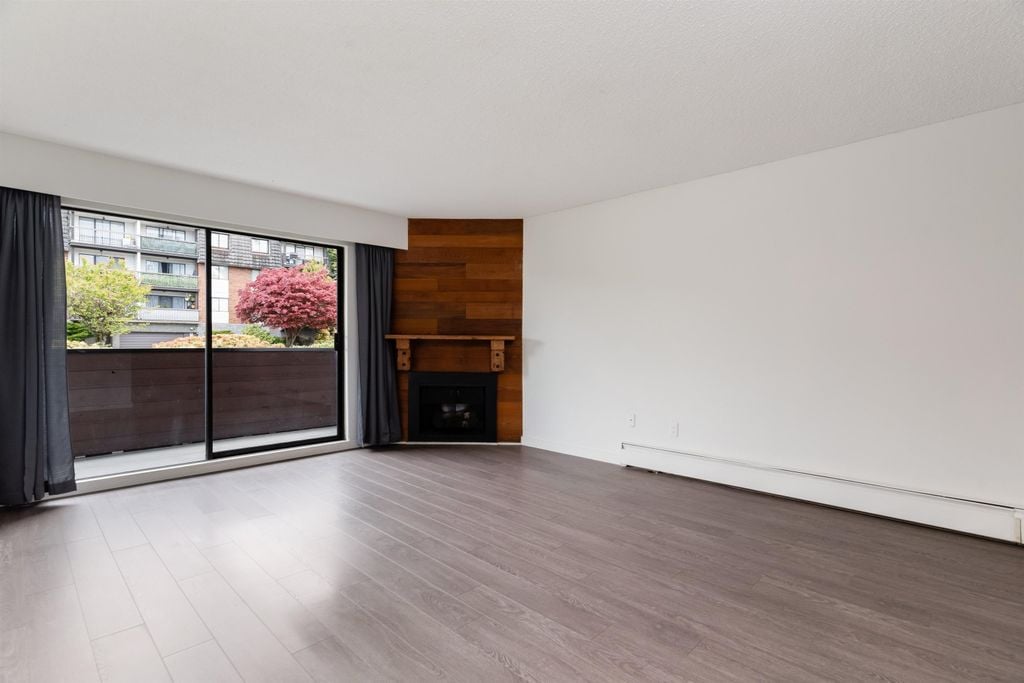 341 W 3rd St, #203