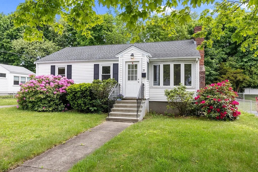 33 Livoli Ave