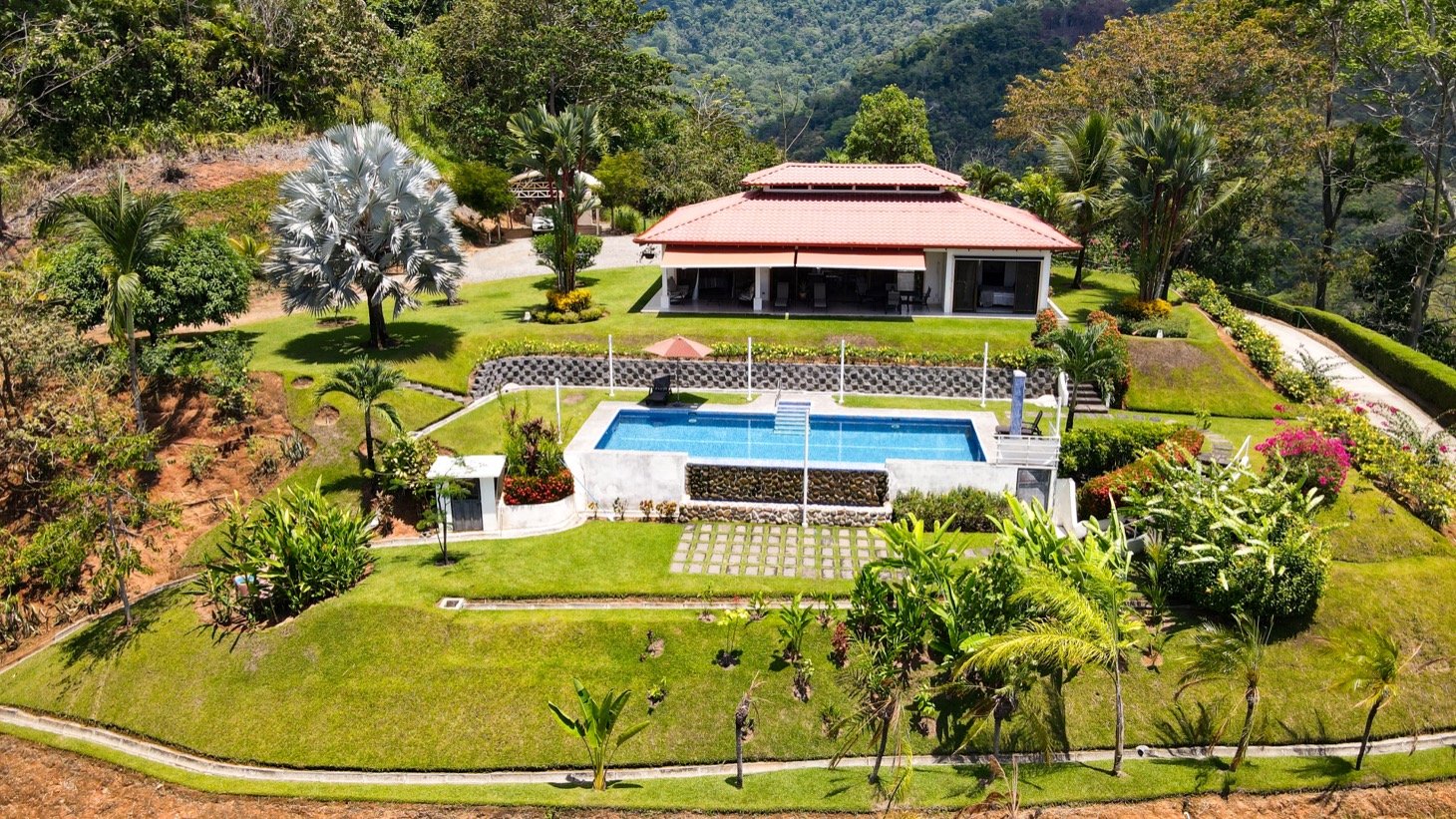 Tranquil Ocean-View Home At The End Of The Road