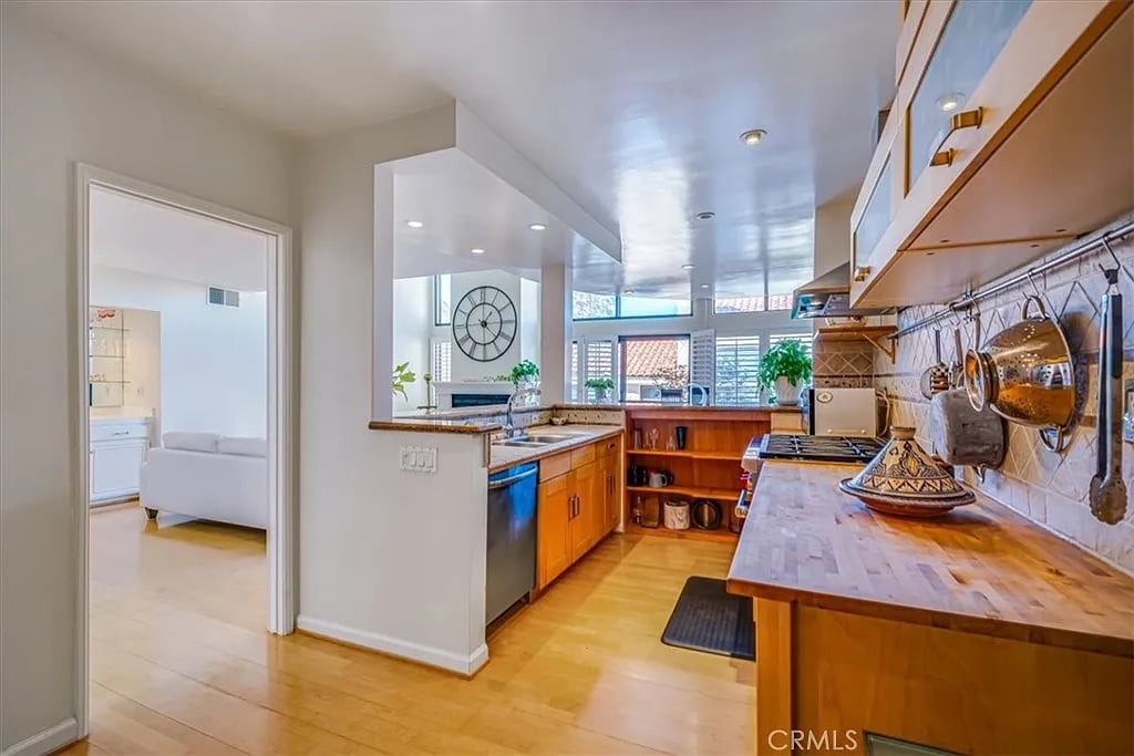 8180 Manitoba St Apt 359