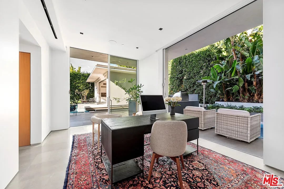835 San Vicente Blvd
