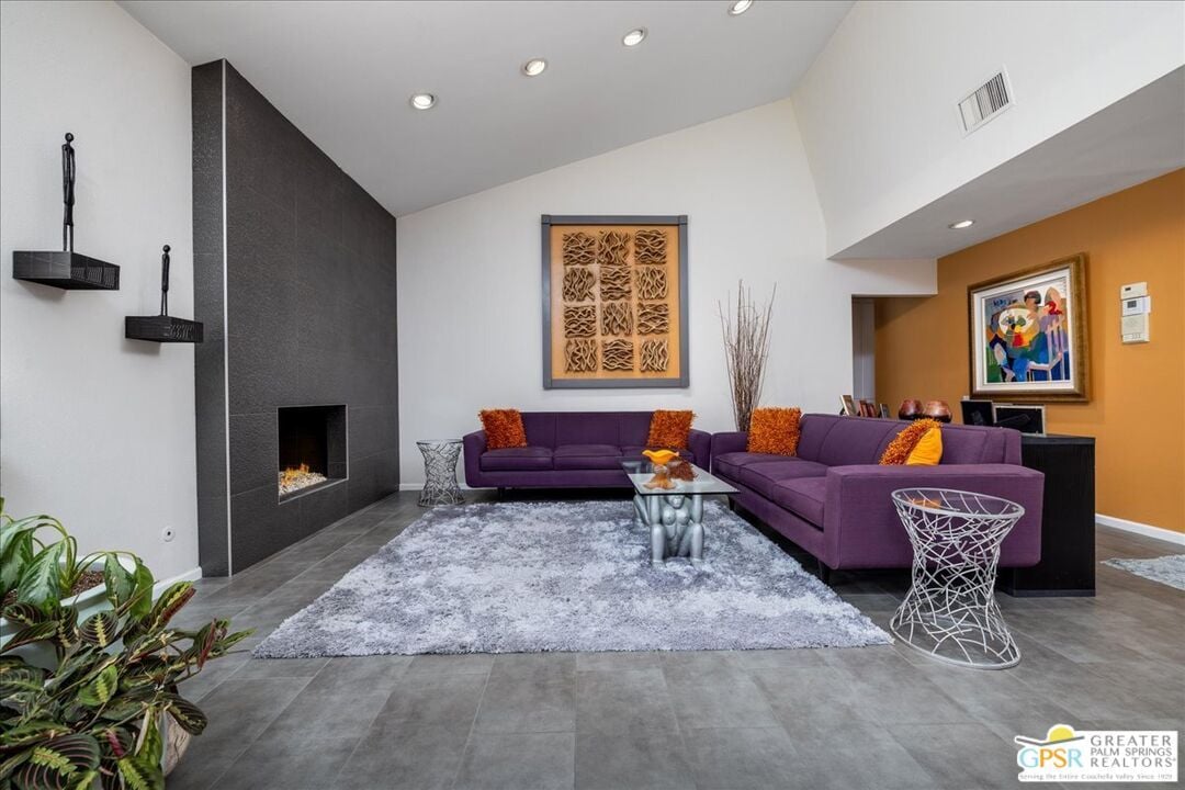 1240 S Beverly Dr