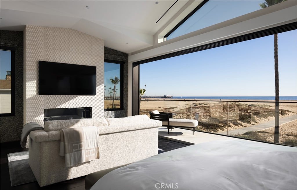 218 E Oceanfront