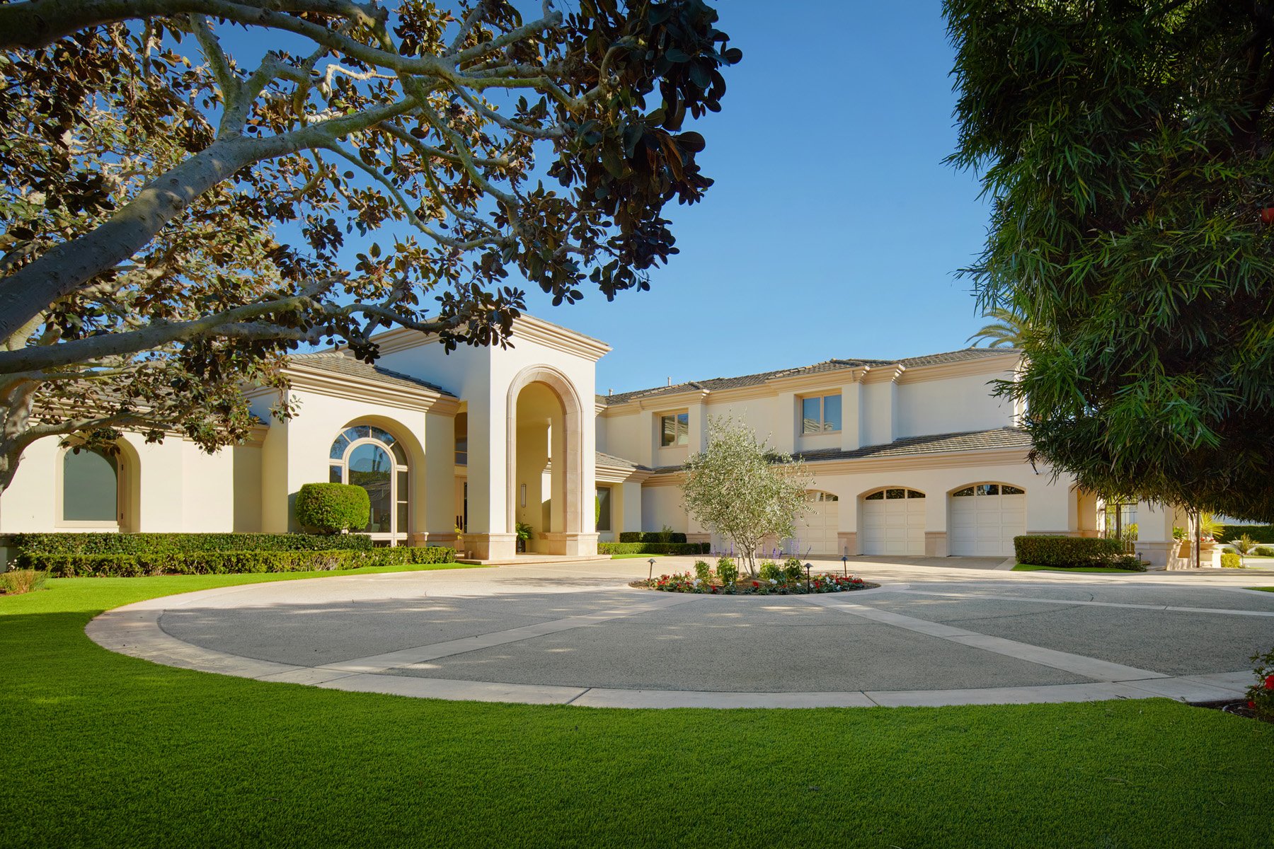 1 Elk Grove Ln