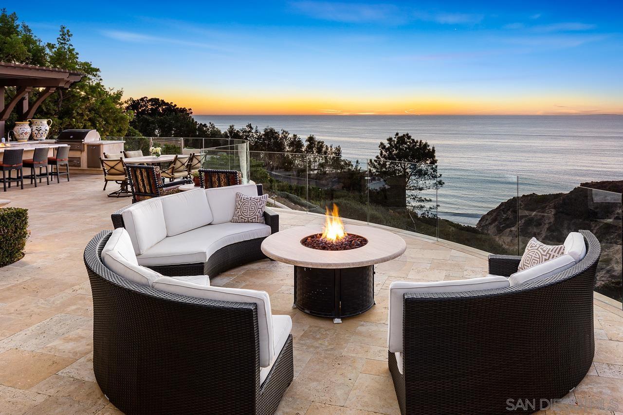 9860 La Jolla Farms Rd