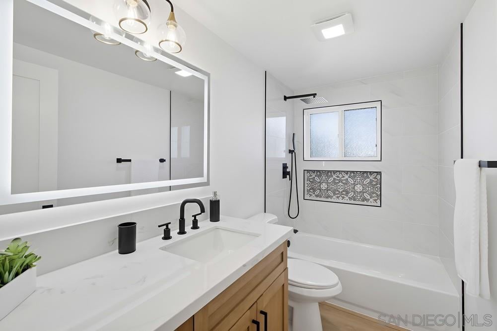 5165 Winthrop St San Diego CA 92117