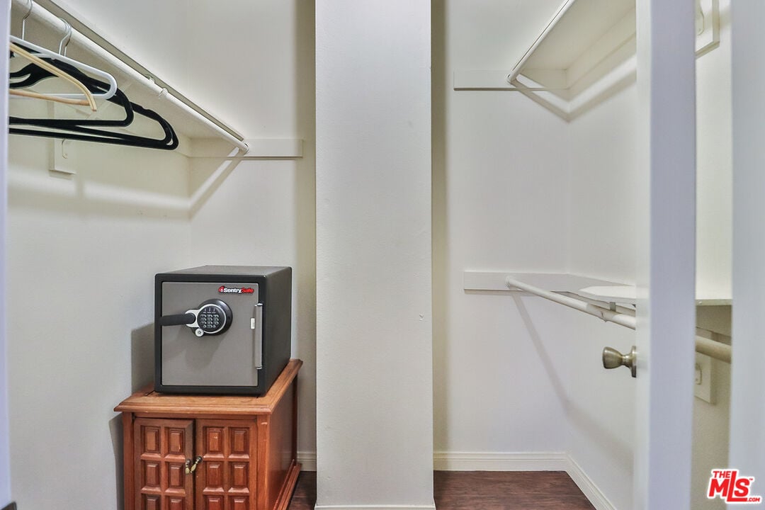 18100 Burbank Blvd Unit 19