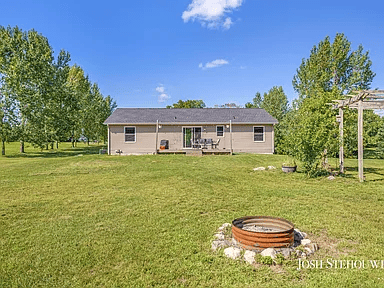 2123 W Pike Rd