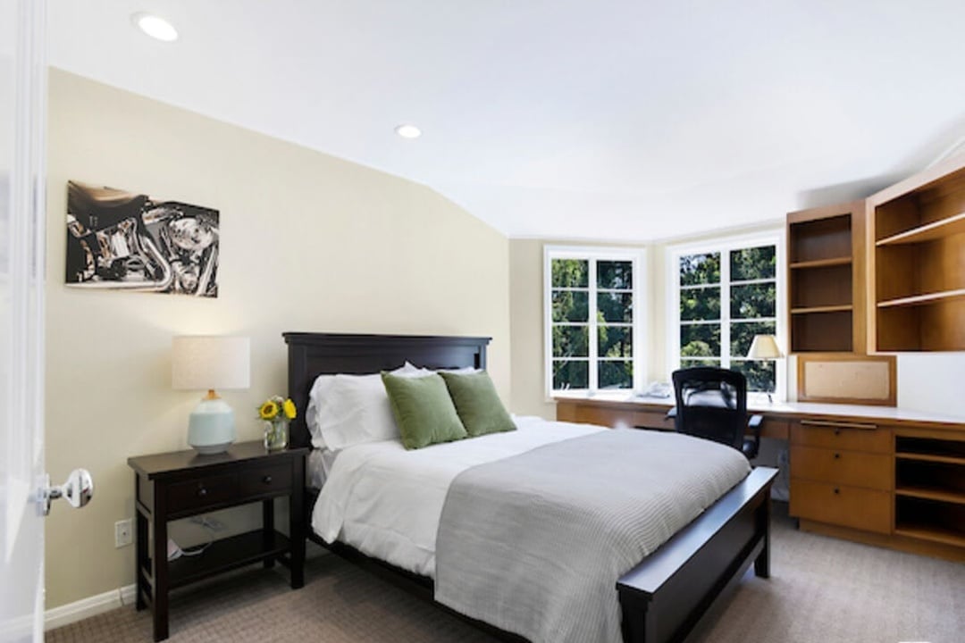 Ridge Oasis