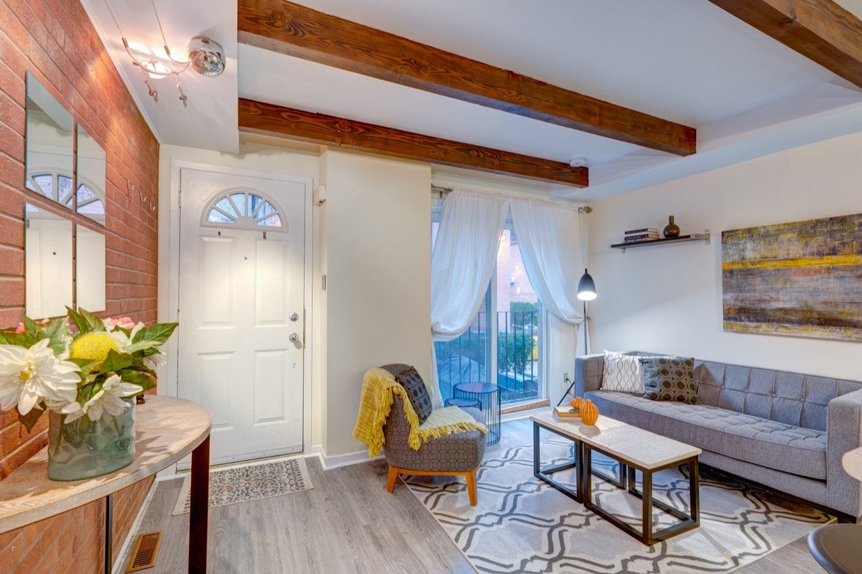 325 Jarvis St, #8