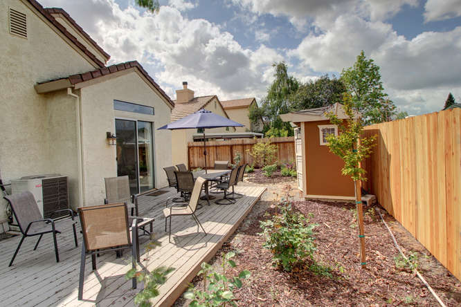 Just Listed! Well Maintained Home in Roseville!