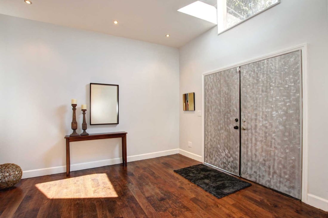 River Front Luxury Modern Home at 6333 Garden Highway!