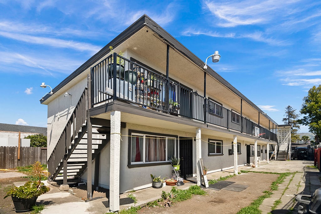 7123 Holly St, Oakland, CA 94621