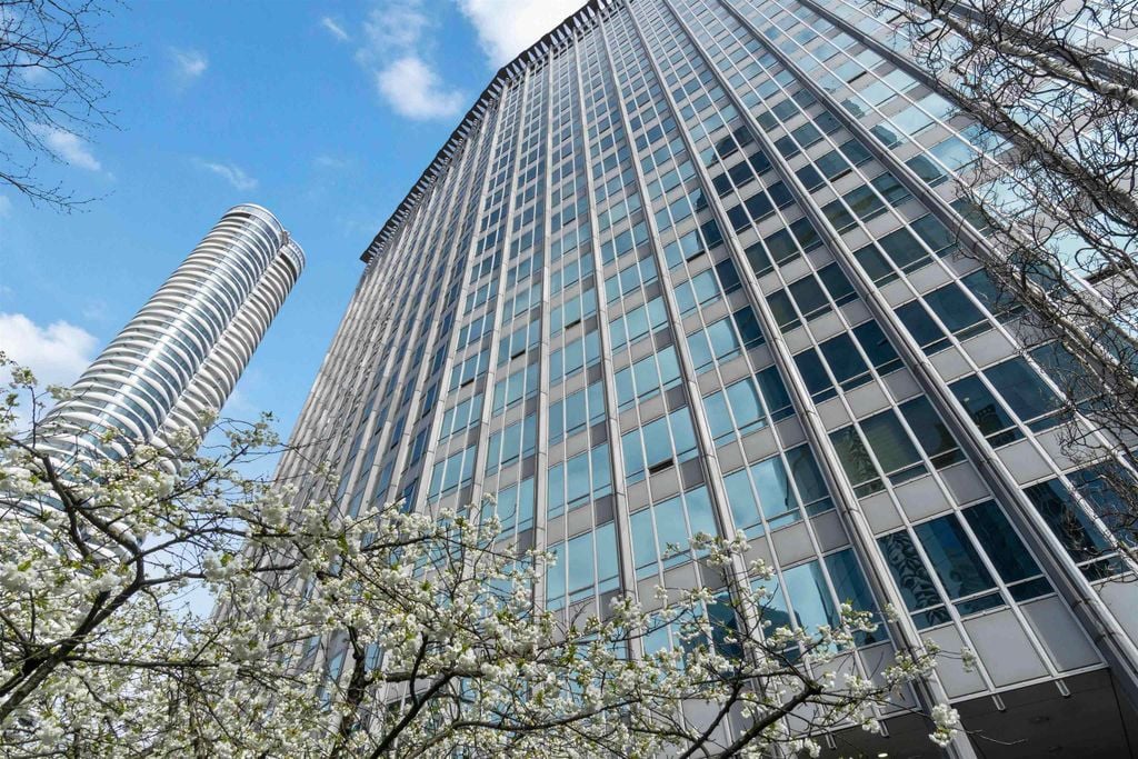 989 Nelson St, #1203