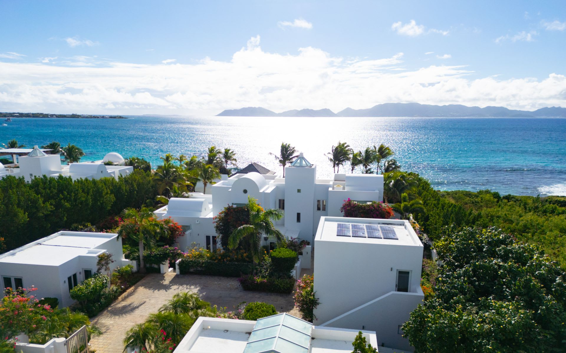 Aurora Estate Home - Private Beach Front Estate 