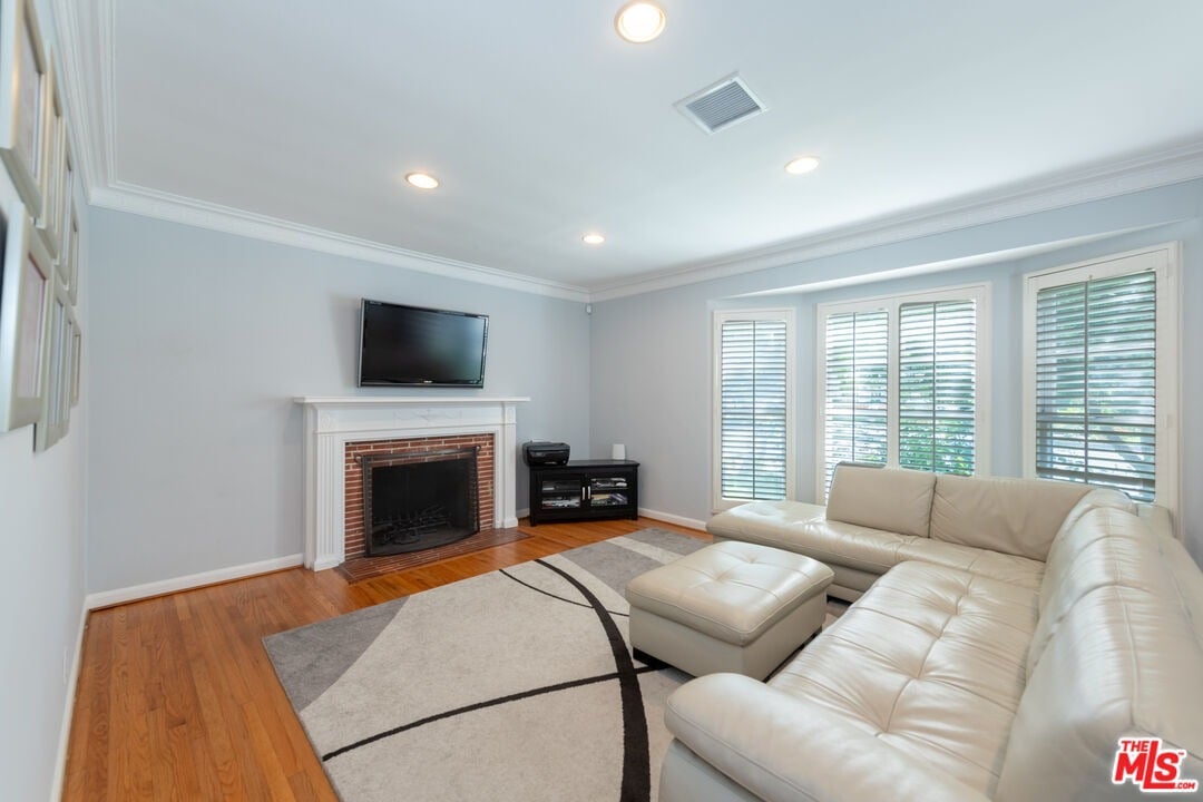 1455 S Roxbury Dr