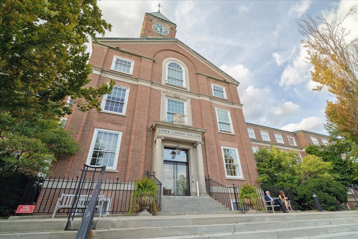 Executive Rental in Forest Hill