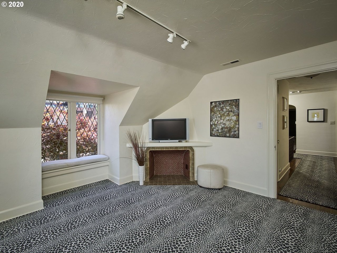 5240 SW Westwood Vw