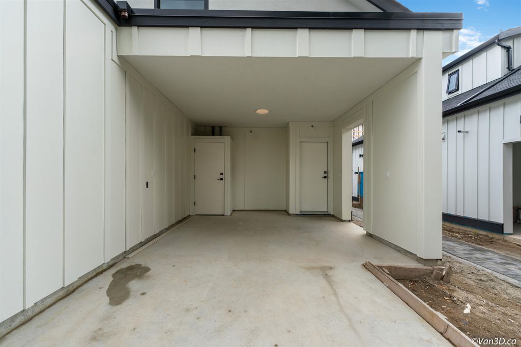 721 E 26 Ave
