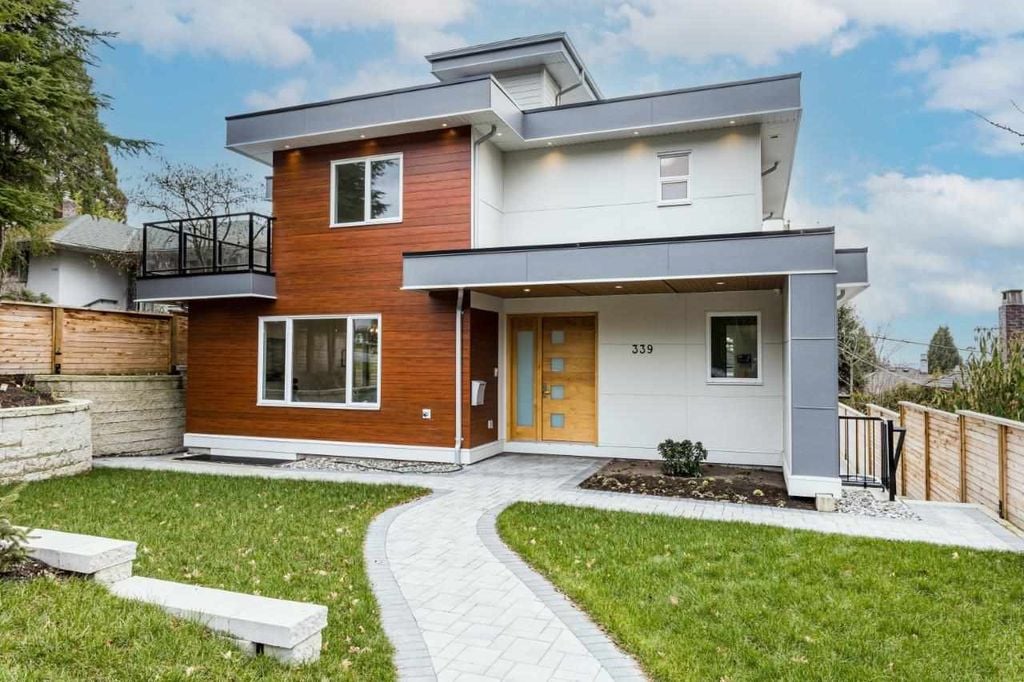 339 W 26th St