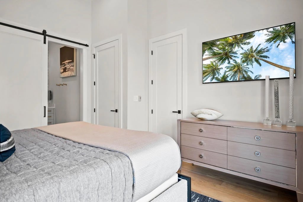 Coastline Drive - Custom Residence 