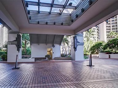 520 Brickell Key Dr #A604