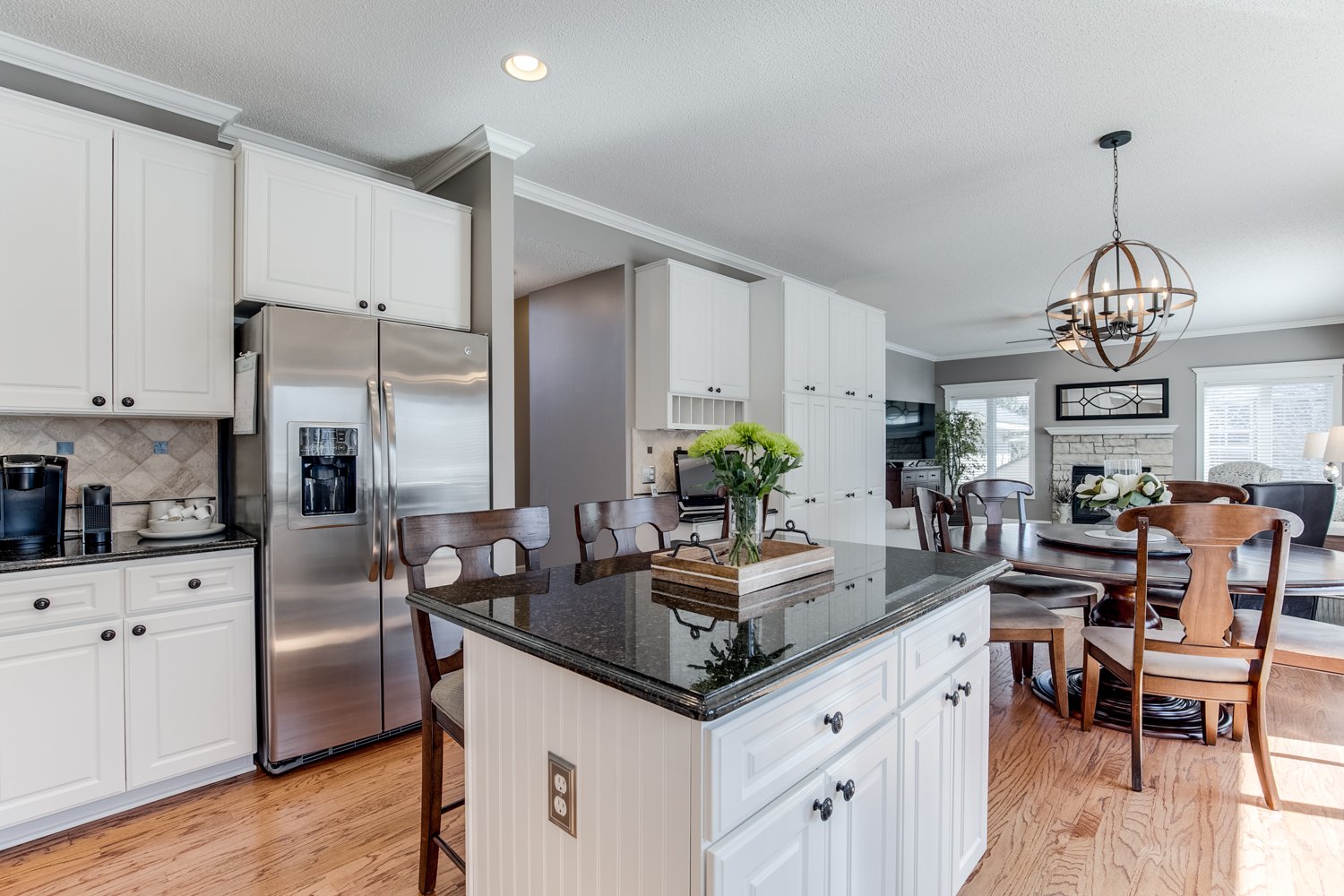 Beautiful 2-Story in Desirable OakParke Estates