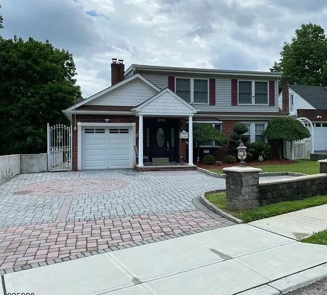 579 Valley Rd